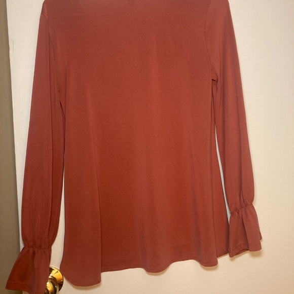 ❤️Cable & Gauge bell sleeve shirt size small - Picture 6 of 6